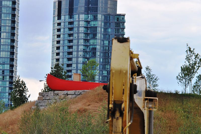 Cityplacepark_red_canoe_Toronto_ElCheapoMovers