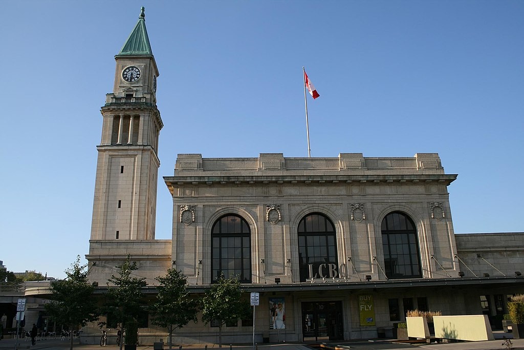 North Toronto station is a former Canadian Pacific Railway station Toronto El Cheapo Movers_